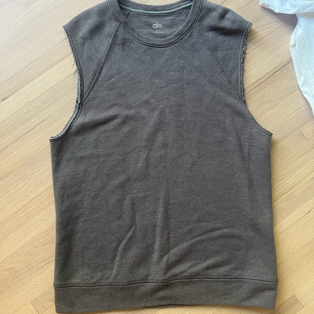 Men’s Alo Yoga Sleeveless Sweatshirt